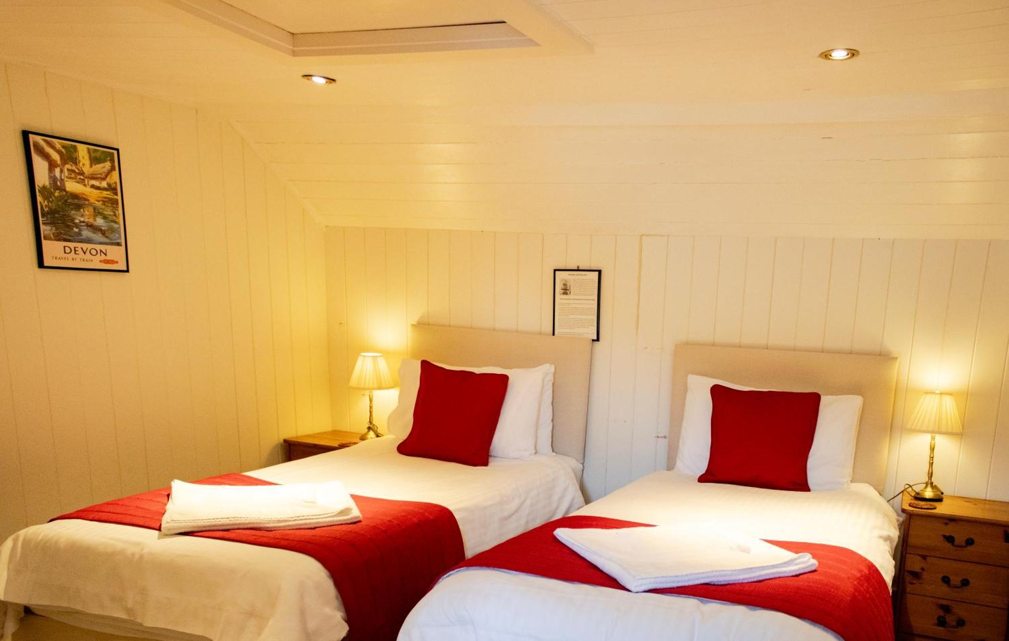 St Vincent Guest House Линтън Екстериор снимка
