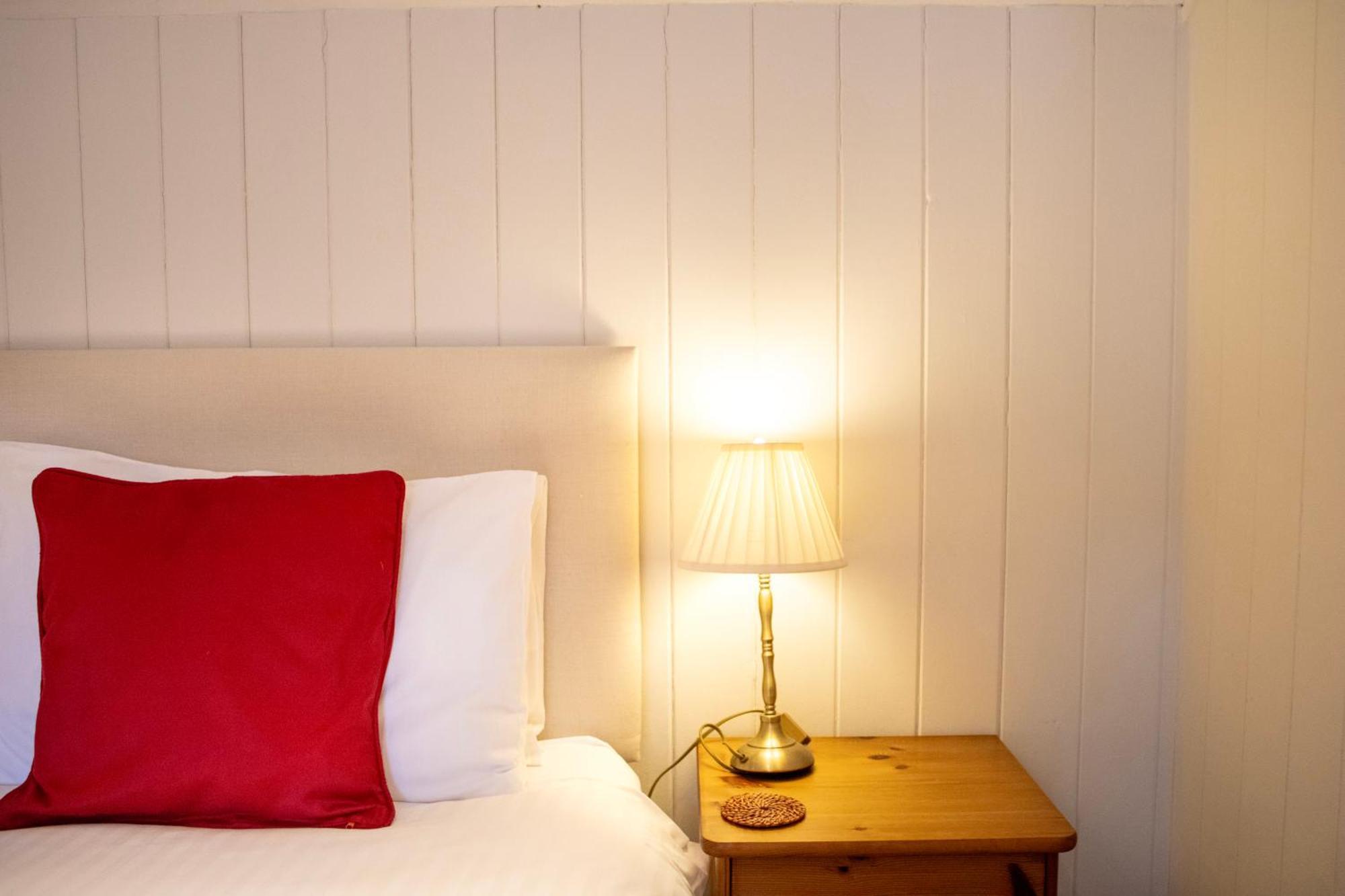 St Vincent Guest House Линтън Екстериор снимка