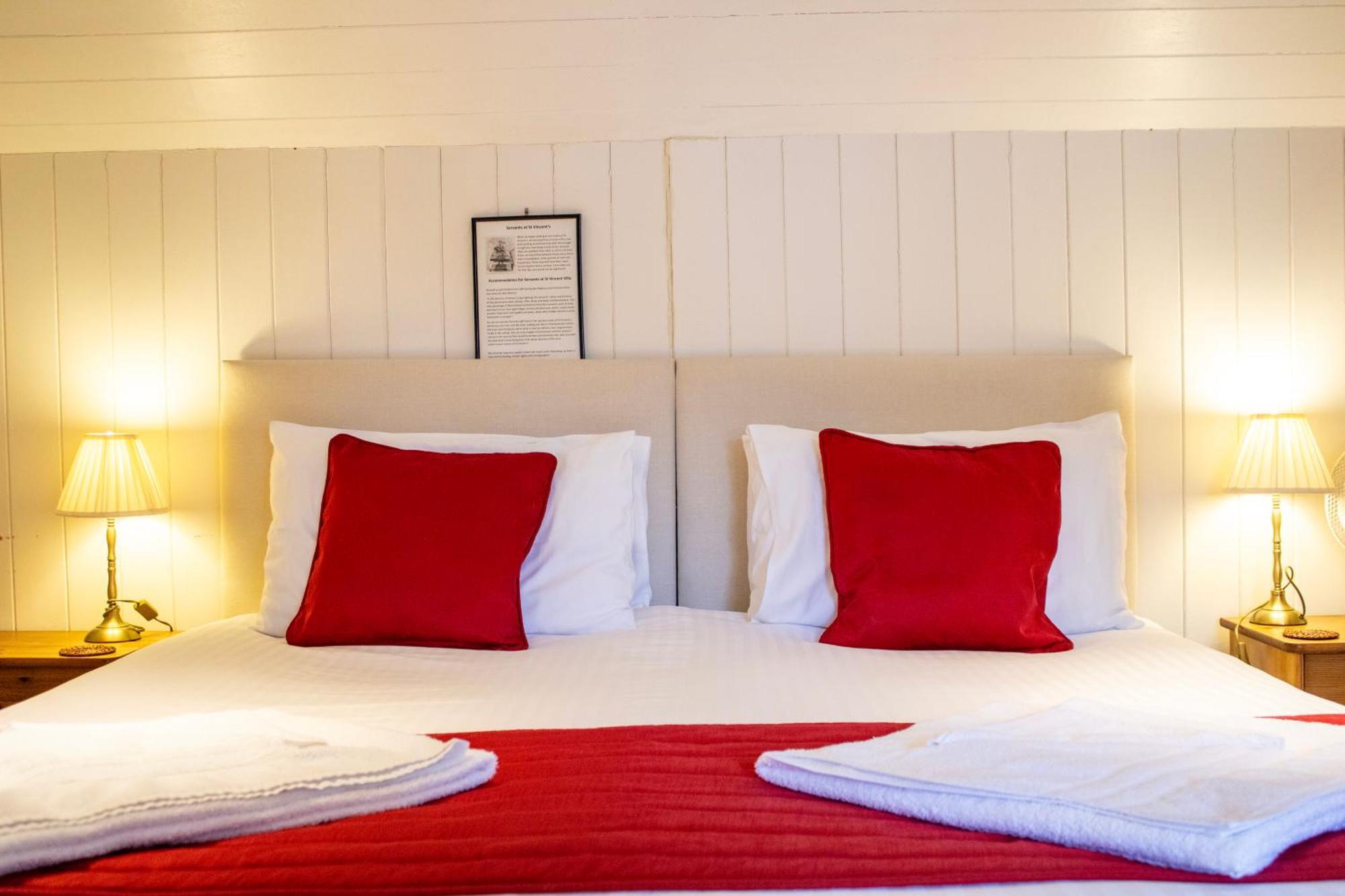 St Vincent Guest House Линтън Екстериор снимка