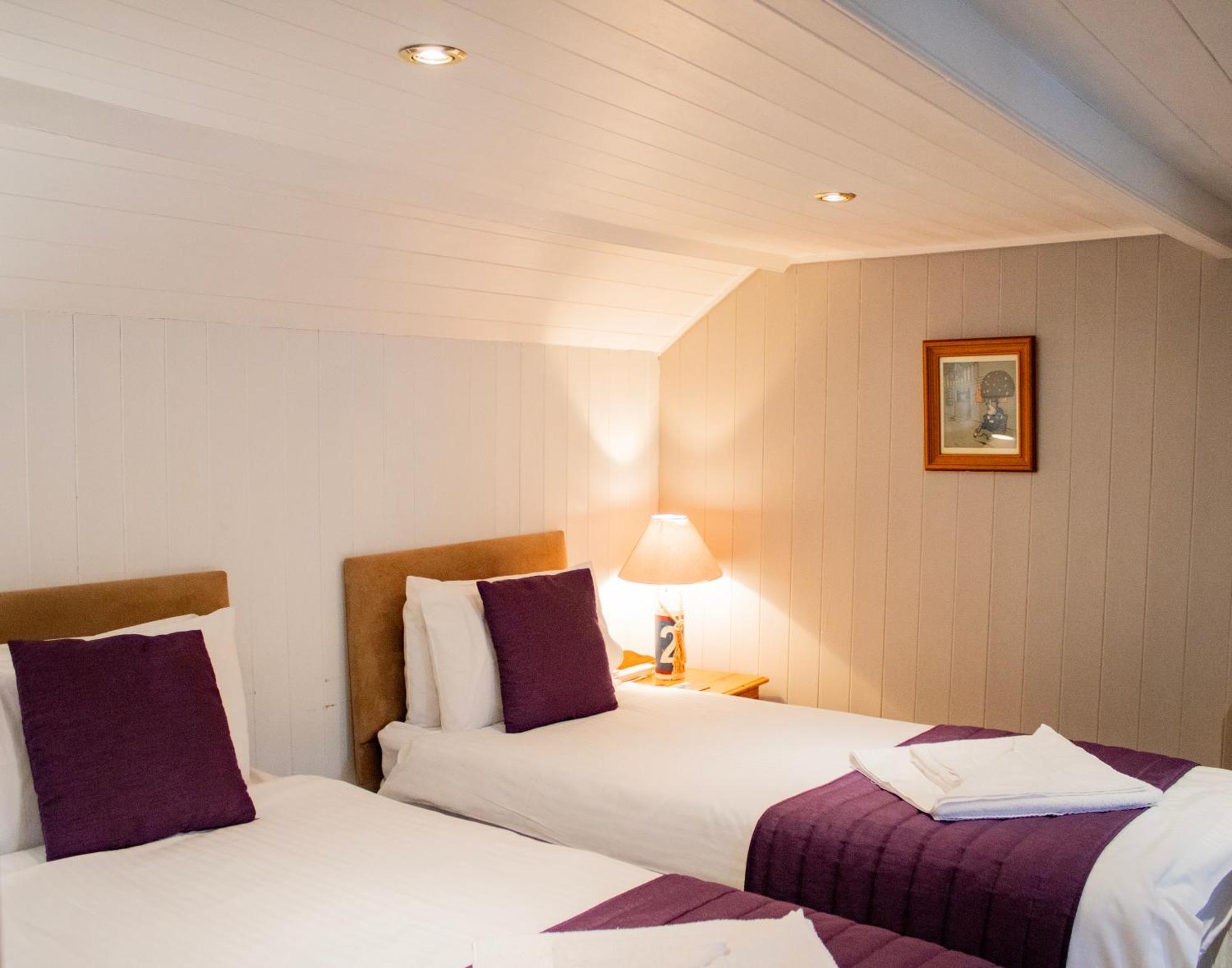 St Vincent Guest House Линтън Екстериор снимка