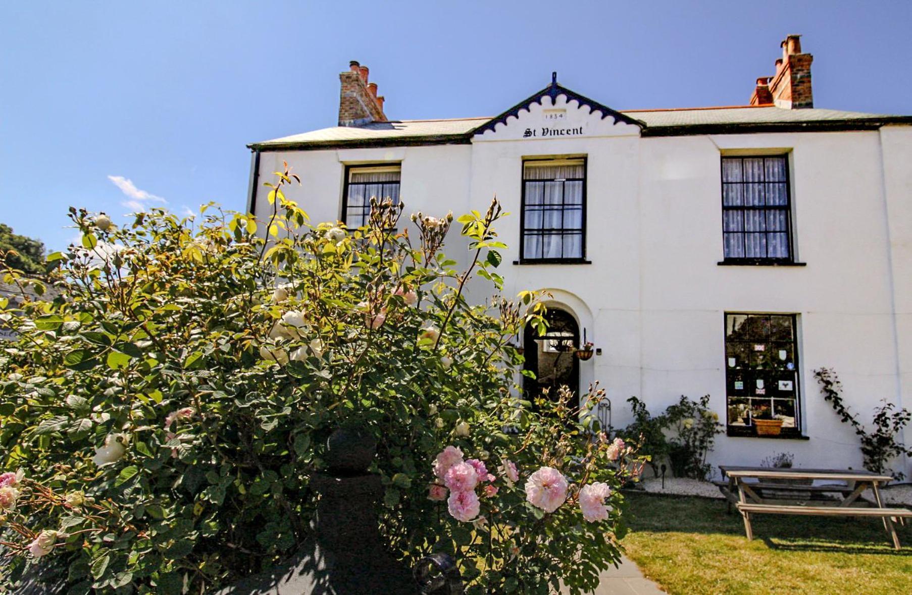 St Vincent Guest House Линтън Екстериор снимка